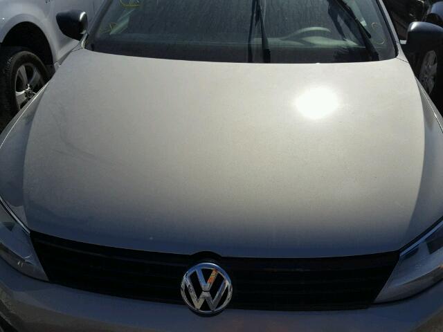 3VW2K7AJ8DM270094 - 2013 VOLKSWAGEN JETTA BASE 银色 照片 7