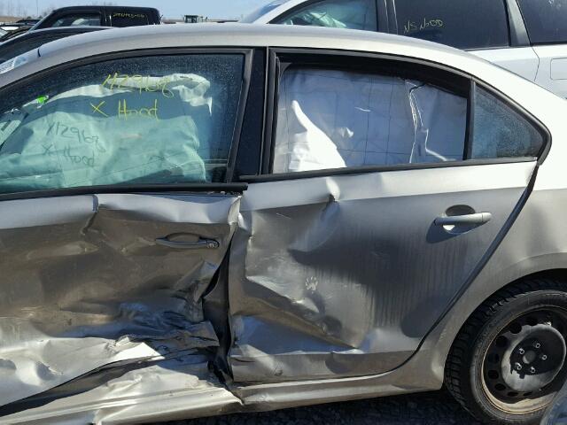 3VW2K7AJ8DM270094 - 2013 VOLKSWAGEN JETTA BASE 银色 照片 9