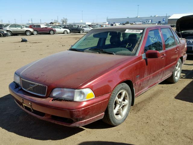 YV1LS5549W1446158 - 1998 VOLVO S70 RED photo 2