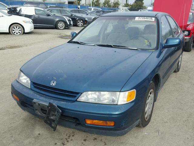 1HGCD5636RA180884 - 1994 HONDA ACCORD LX GREEN photo 2