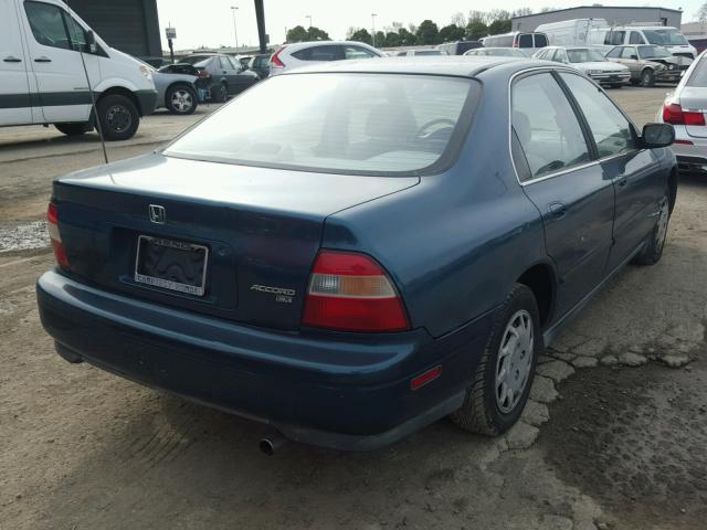 1HGCD5636RA180884 - 1994 HONDA ACCORD LX GREEN photo 4