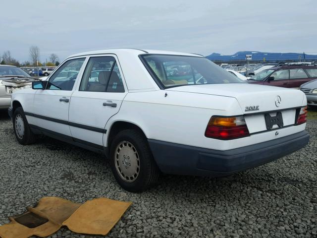 WDBEA30D4GA184076 - 1986 MERCEDES-BENZ 300 E WHITE photo 3