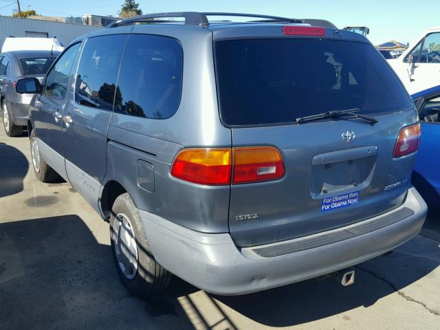 4T3ZF13C2XU091358 - 1999 TOYOTA SIENNA LE GRAY photo 3