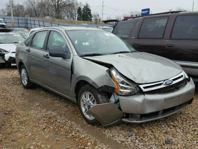 1FAHP35N08W260854 - 2008 FORD FOCUS SE SILVER photo 1