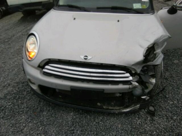 WMWSU3C56DT692255 - 2013 MINI COOPER SILVER photo 7