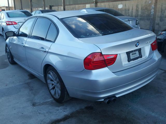 WBAPH5C5XBF093229 - 2011 BMW 328 I SULE SILVER photo 3