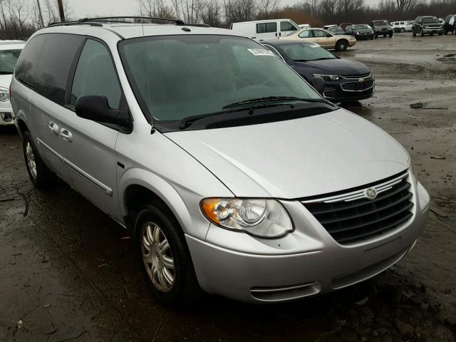 2A4GP54L07R274224 - 2007 CHRYSLER TOWN & COU SILVER photo 1