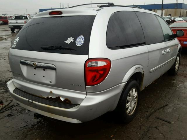 2A4GP54L07R274224 - 2007 CHRYSLER TOWN & COU SILVER photo 4