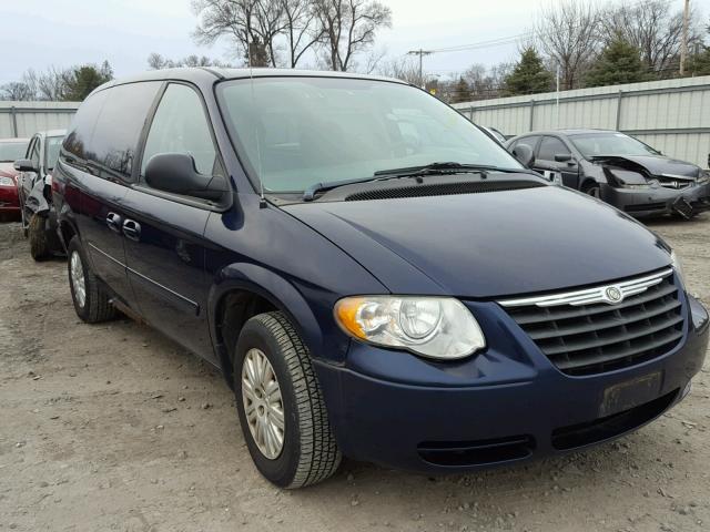 2C4GP44R05R512560 - 2005 CHRYSLER TOWN & COU BLUE photo 1