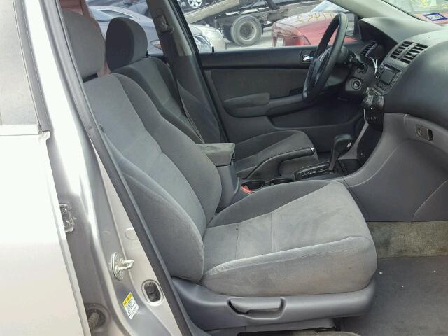 3HGCM56486G710813 - 2006 HONDA ACCORD LX SILVER photo 5