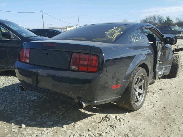 1ZVHT82HX65245070 - 2006 FORD MUSTANG GT BLACK photo 4