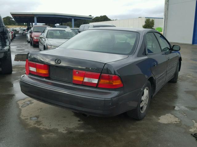 JT8BF22G8V0031712 - 1997 LEXUS ES 300 GRAY photo 4