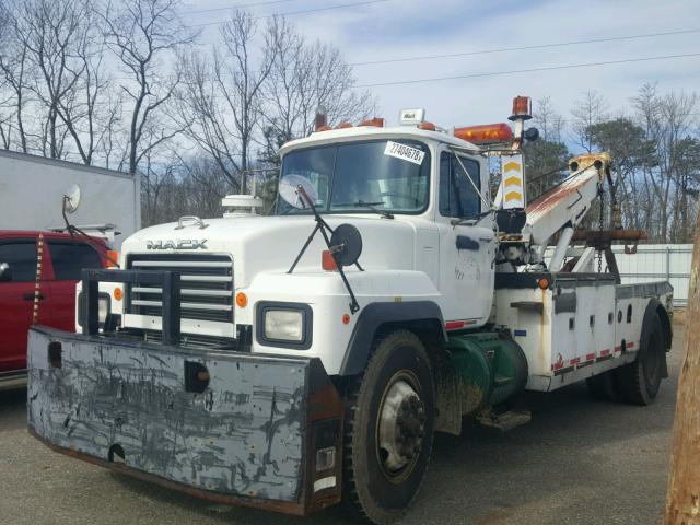 1M2P266C1XM042480 - 1999 MACK 600 RD600 WHITE photo 2