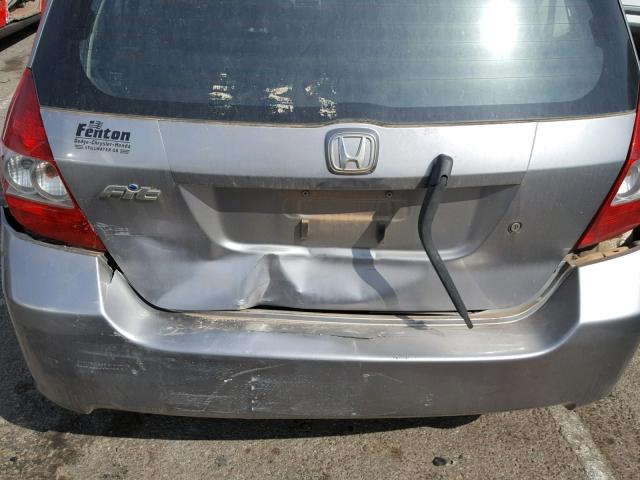 JHMGD38477S065176 - 2007 HONDA FIT SILVER photo 9