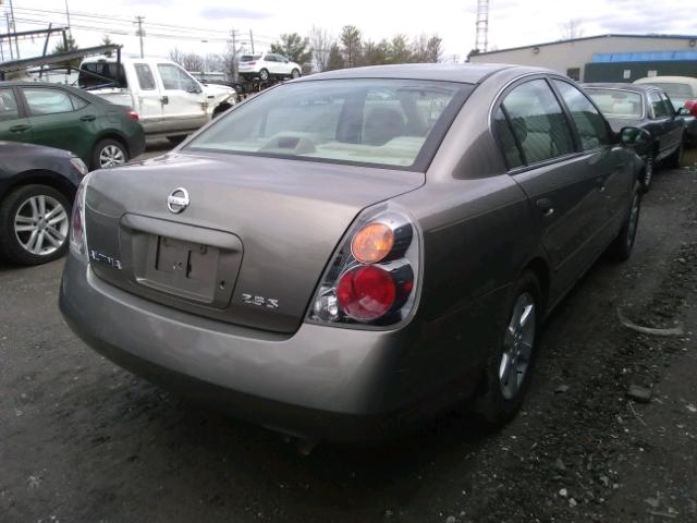 1N4AL11D02C216246 - 2002 NISSAN ALTIMA BAS GOLD photo 4