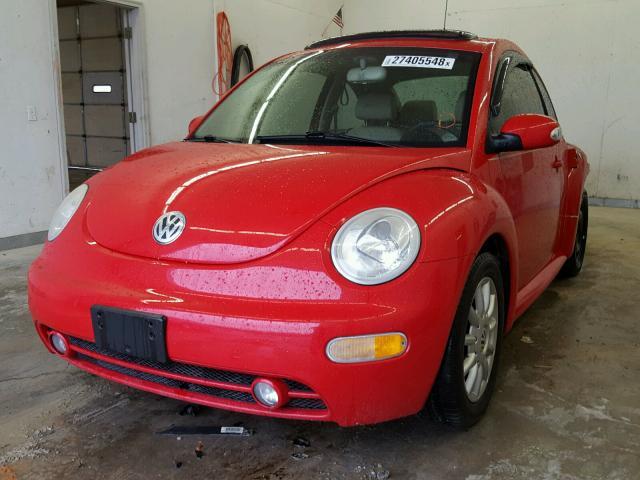 3VWCR31C95M411203 - 2005 VOLKSWAGEN NEW BEETLE RED photo 2