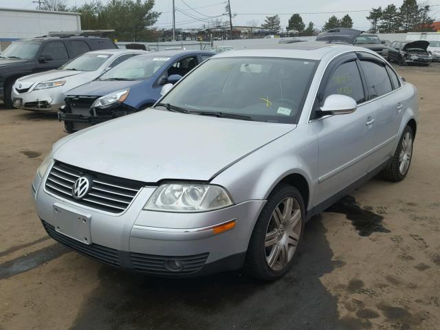 WVWAD63B75P006577 - 2005 VOLKSWAGEN PASSAT GLS SILVER photo 2