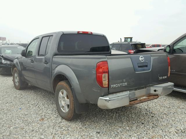 1N6AD07W46C465601 - 2006 NISSAN FRONTIER C GRAY photo 3