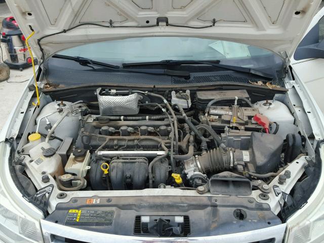 1FAHP3FN6AW185906 - 2010 FORD FOCUS SE WHITE photo 7