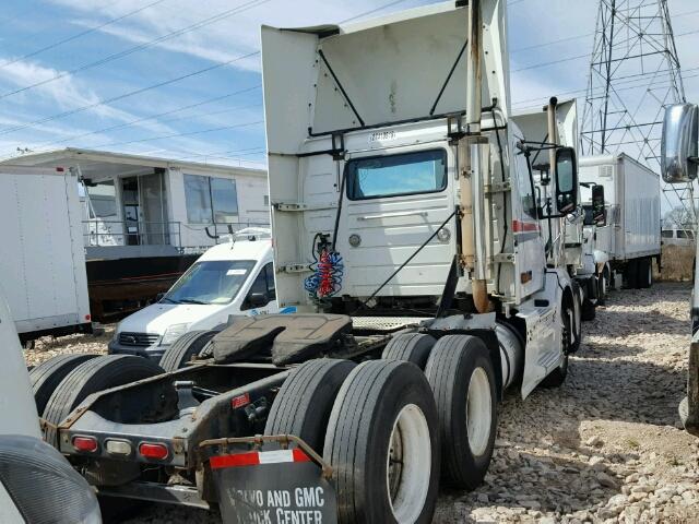 4V4NC9GF15N394666 - 2005 VOLVO VN VNL WHITE photo 4