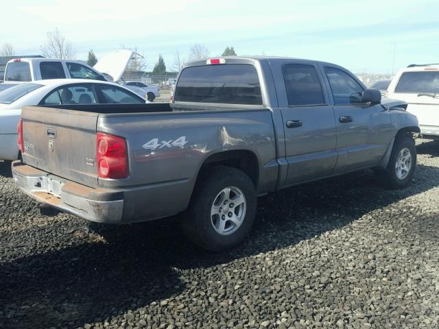 1D7HW48N95S310240 - 2005 DODGE DAKOTA QUA GRAY photo 4