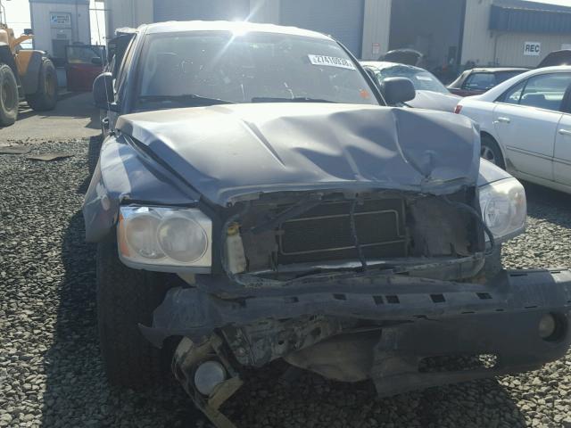 1D7HW48N95S310240 - 2005 DODGE DAKOTA QUA GRAY photo 9