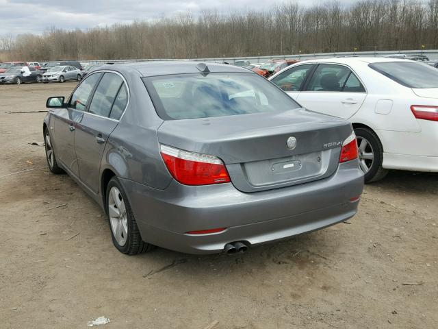 WBANV13578CZ55325 - 2008 BMW 528 XI GRAY photo 3