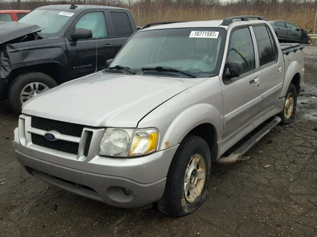 1FMZU67E73UA24742 - 2003 FORD EXPLORER S SILVER photo 2