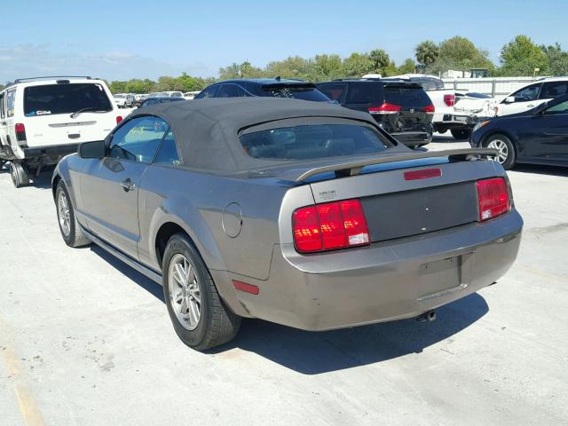 1ZVFT84N955171911 - 2005 FORD MUSTANG BROWN photo 3