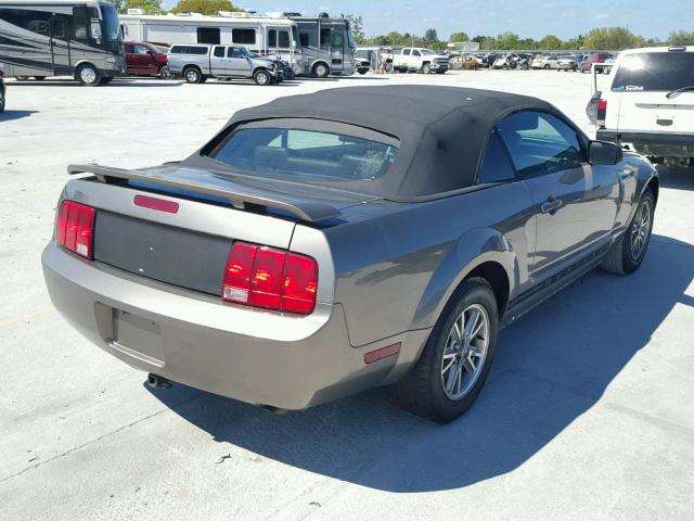 1ZVFT84N955171911 - 2005 FORD MUSTANG BROWN photo 4