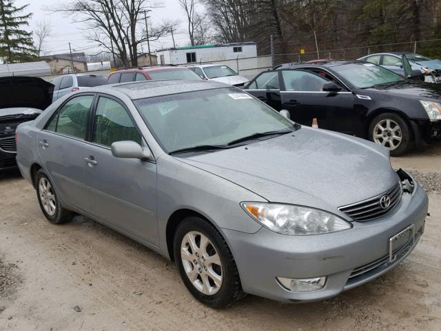 4T1BF30K45U599166 - 2005 TOYOTA CAMRY LE SILVER photo 1