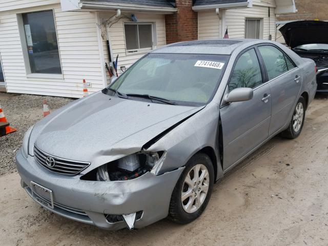 4T1BF30K45U599166 - 2005 TOYOTA CAMRY LE SILVER photo 2