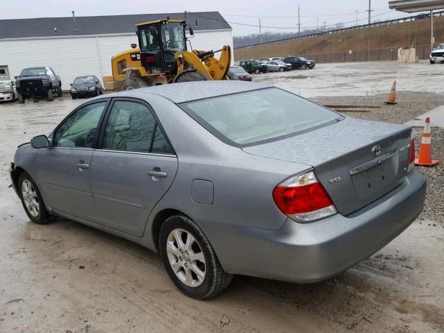 4T1BF30K45U599166 - 2005 TOYOTA CAMRY LE SILVER photo 3