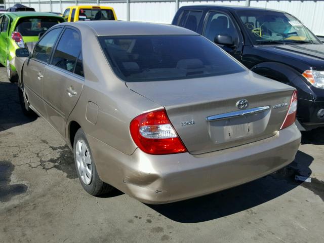 JTDBE32K140251187 - 2004 TOYOTA CAMRY LE BEIGE photo 3