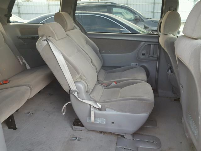 5TDZA23C34S066938 - 2004 TOYOTA SIENNA CE SILVER photo 6