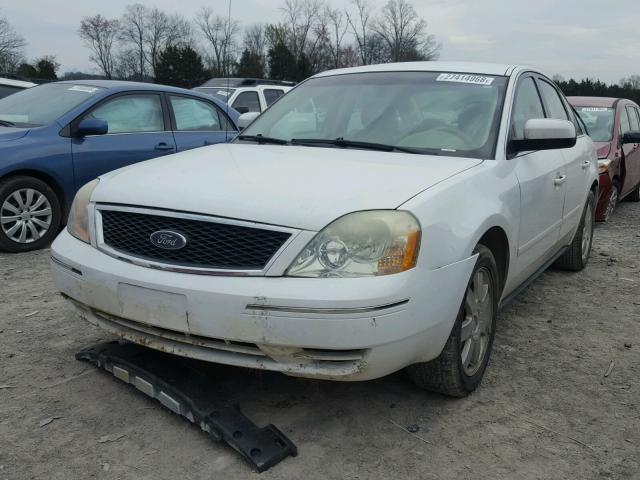 1FAFP23155G151281 - 2005 FORD FIVE HUNDR WHITE photo 2