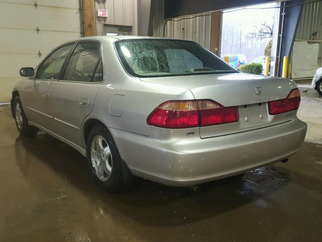 1HGCG1655WA065416 - 1998 HONDA ACCORD EX SILVER photo 3