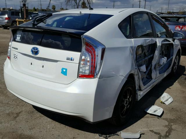 JTDKN3DU8E0380981 - 2014 TOYOTA PRIUS WHITE photo 4