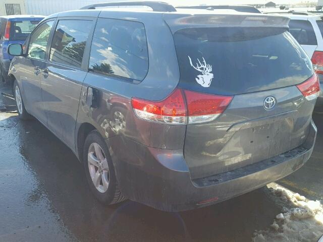 5TDKK3DC5BS070702 - 2011 TOYOTA SIENNA LE GRAY photo 3