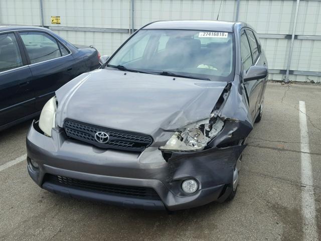 2T1KR32E05C345244 - 2005 TOYOTA MATRIX XR GRAY photo 2