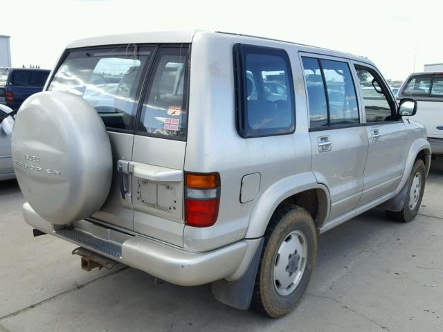 JACDJ58X4W7903067 - 1998 ISUZU TROOPER S SILVER photo 4