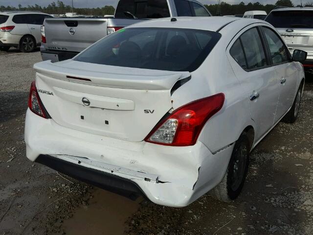 3N1CN7APXHL878832 - 2017 NISSAN VERSA S WHITE photo 4