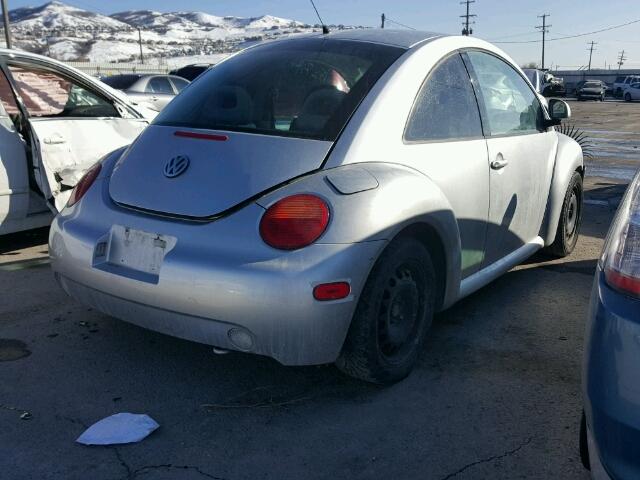 3VWBB61C7WM001387 - 1998 VOLKSWAGEN NEW BEETLE 银色 照片 4