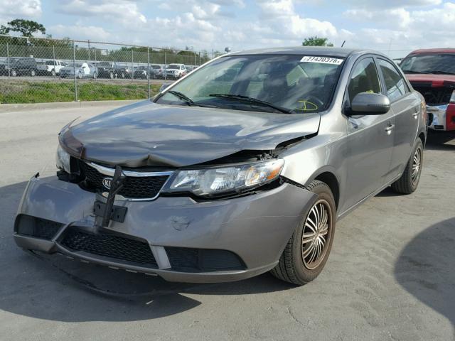 KNAFU4A27D5646504 - 2013 KIA FORTE EX GRAY photo 2