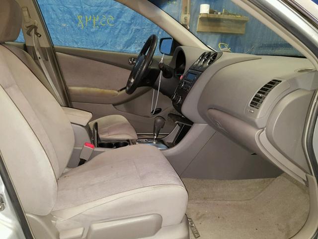 1N4AL2AP2AN515448 - 2010 NISSAN ALTIMA BAS SILVER photo 5