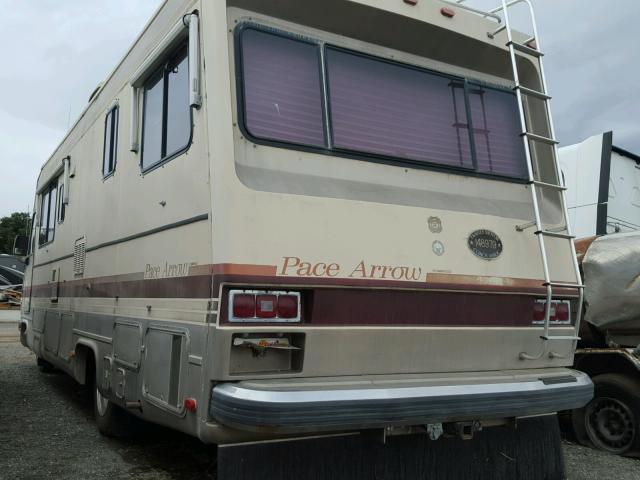 1GBKP37W8G3334757 - 1987 CHEVROLET P30 BEIGE photo 3