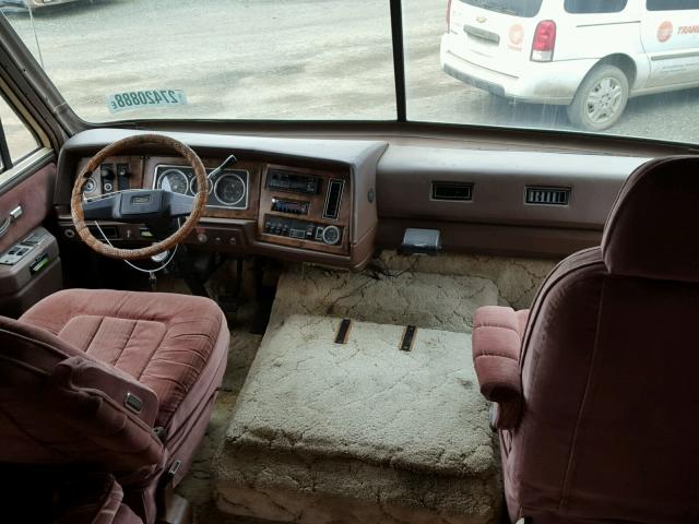 1GBKP37W8G3334757 - 1987 CHEVROLET P30 BEIGE photo 5