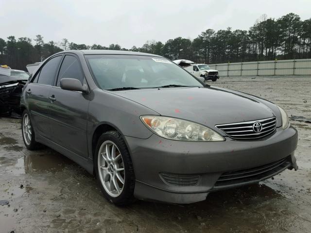 4T1BE30KX5U598462 - 2005 TOYOTA CAMRY LE GRAY photo 1