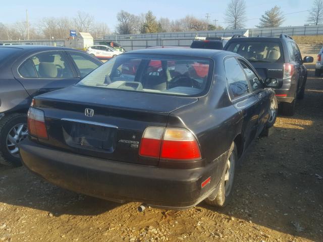 1HGCD5639VA125470 - 1997 HONDA ACCORD LX BLUE photo 4