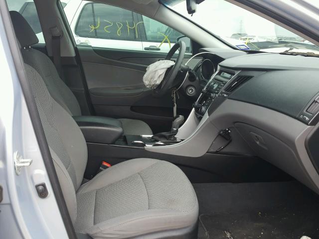 5NPEB4AC3CH496936 - 2012 HYUNDAI SONATA GLS SILVER photo 5